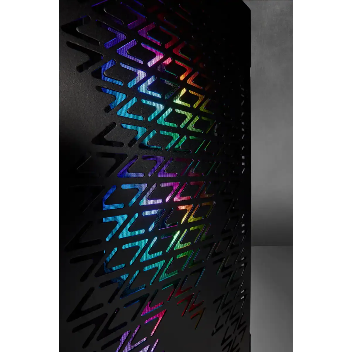 iCUE 220T RGB Airflow Tempered Glass Mid-Tower Smart Case