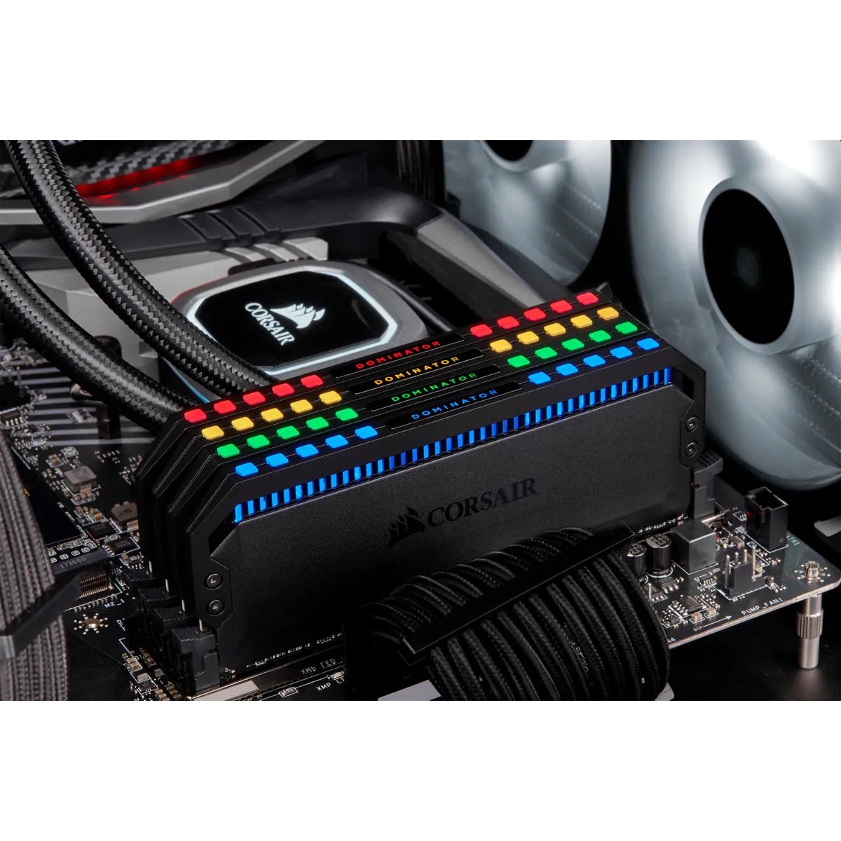 DOMINATOR PLATINUM RGB DDR4 DRAM 3200MHz C16 Memory Kit